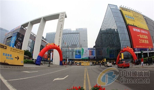 铝合金门窗幕墙展开幕 金刚玻璃惊艳亮相(图1)