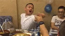 给朋友发信息不小心按成群发！早上一看28个未读信息(图3)