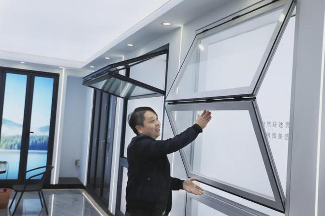 上叠窗肯德基门、折叠窗等 佛山依潞旺铝业的缘何火啦？(图4)