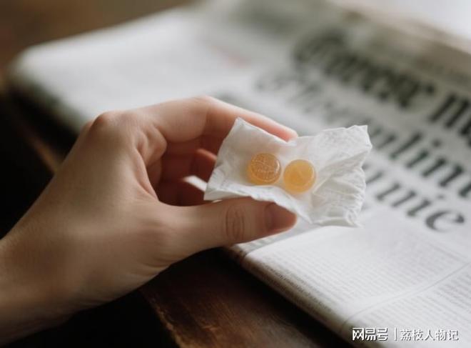 大爷连续5年肯德基蹭空调店员纵然离职当天大爷：跟我来(图2)