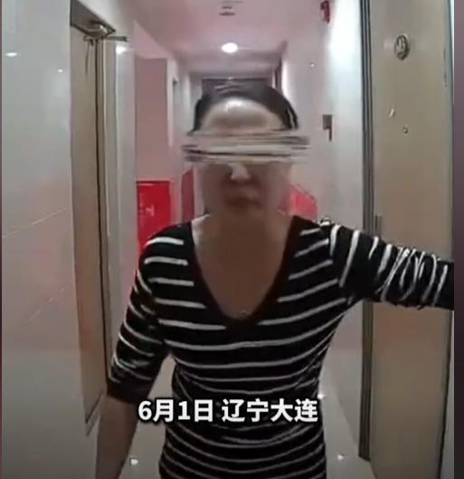 邻居多次持刀砍门后续：疑患精神病原因曝光房主崩溃发声(图2)