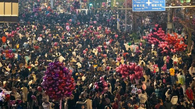 跨年后的肯德基睡满了舍不得开房的年轻人(图3)